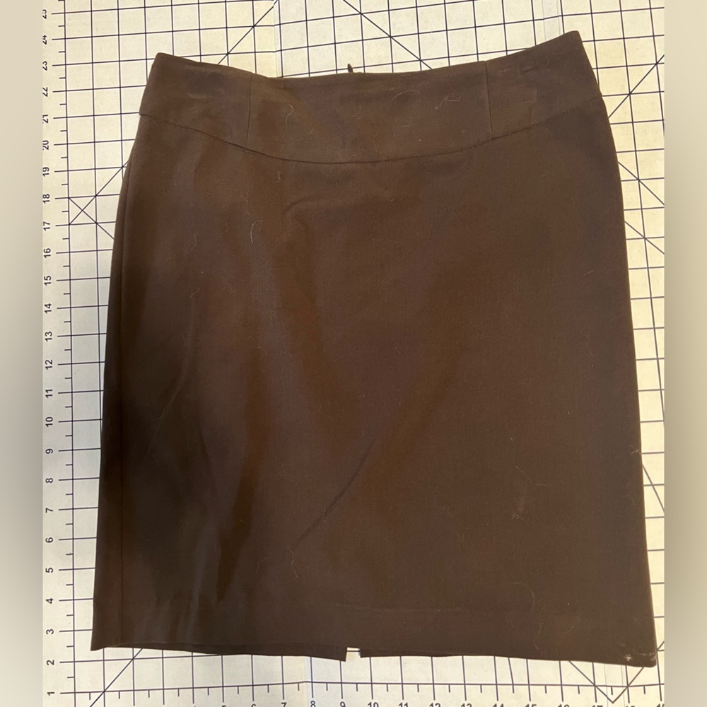 Takara short pencil skirt. 7